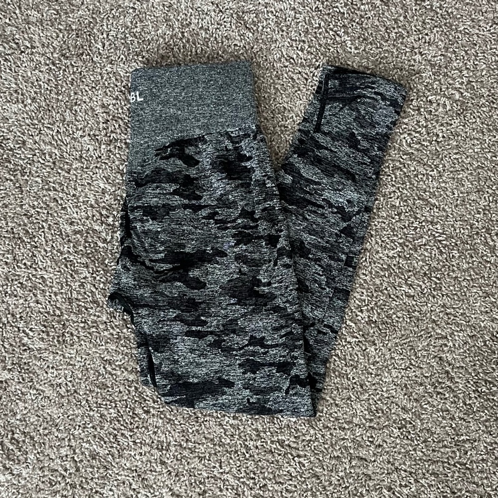 AYBL no front seam scrunch butt leggings